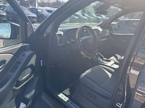 Used 2023 Nissan Frontier SV w/ Midnight Edition Package image 7