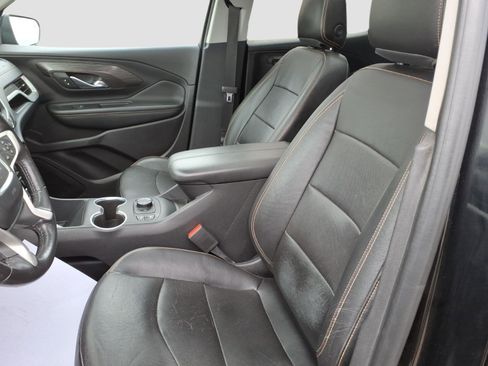 Used 2019 GMC Terrain SLT w/ Preferred Package image 11