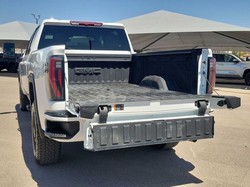 Used 2025 GMC Sierra 2500 AT4 AWD/4WD image 23