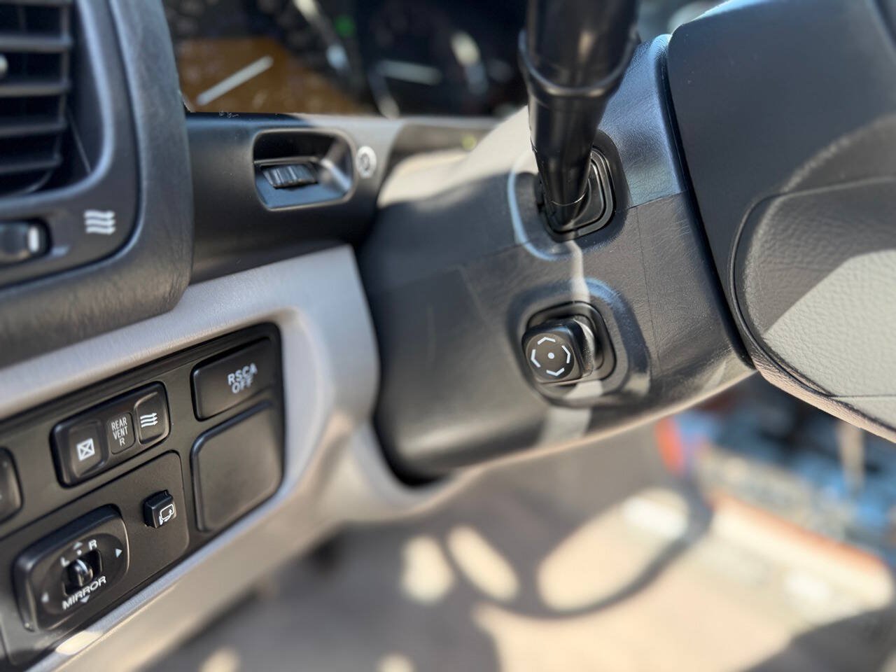 Used 2004 Lexus LX 470 4WD image 77