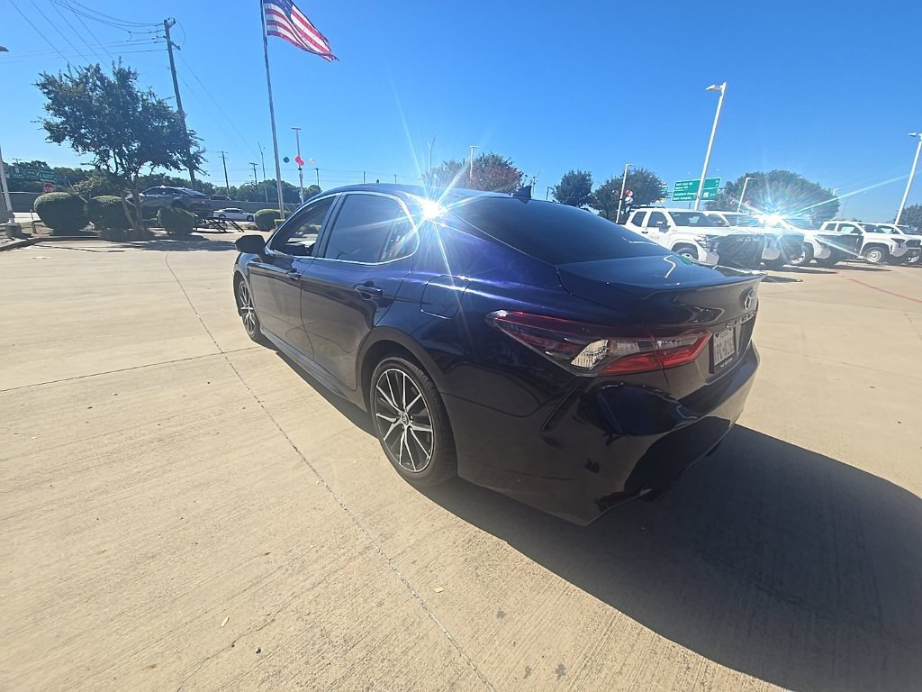 Used 2022 Toyota Camry SE FWD image 12