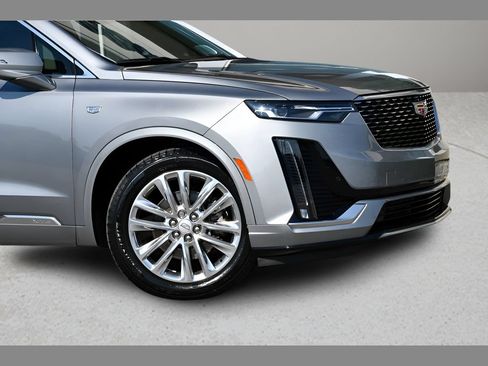 Used 2024 Cadillac XT6 Premium Luxury w/ LPO, Floor Liner Package AWD/4WD image 10