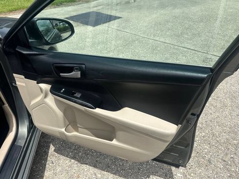 Used 2014 Toyota Camry LE FWD image 11