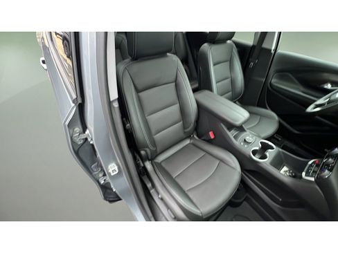 Certified 2024 GMC Terrain SLT w/ Infotainment Package II image 32