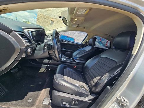 Used 2017 Ford Fusion SE w/ Equipment Group 201A FWD image 10