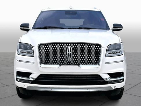 Used 2019 Lincoln Navigator Reserve image 3