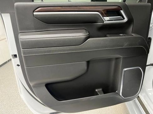 Used 2025 GMC Sierra 3500 SLT image 34