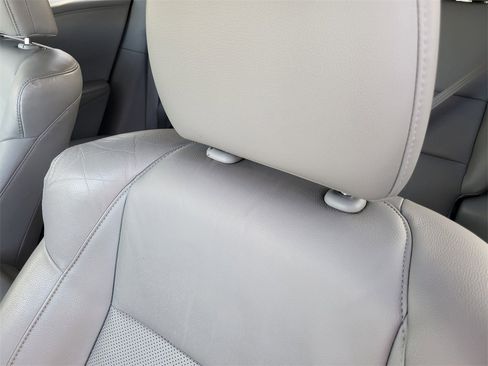 Used 2018 Acura RDX AWD w/ Advance Package image 17