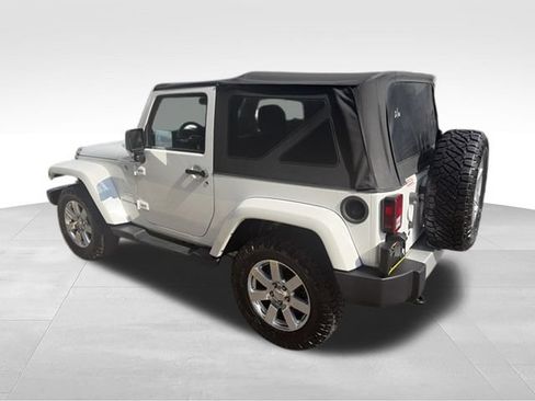 Used 2014 Jeep Wrangler Sahara w/ Connectivity Group AWD/4WD image 31