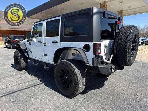 Used 2018 Jeep Wrangler Unlimited Sport S image 4