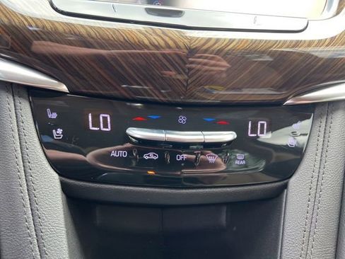 Used 2020 Cadillac XT6 Premium Luxury w/ Platinum Package AWD/4WD image 21