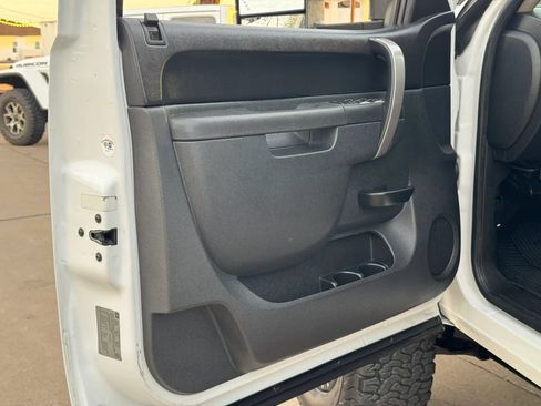 Used 2013 Chevrolet Silverado 2500 LT w/ Interior Plus Package AWD/4WD image 10