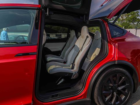 Used 2022 Tesla Model X Plaid AWD/4WD image 10