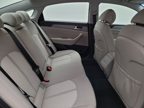 Used 2017 Hyundai Sonata SE image 19
