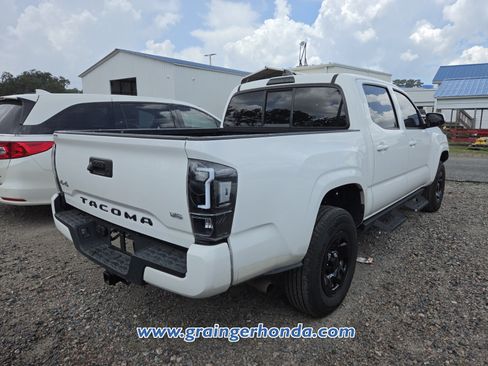 Used 2023 Toyota Tacoma SR AWD/4WD image 7