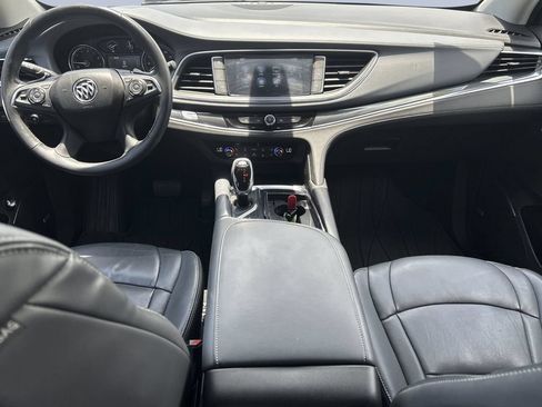 Used 2018 Buick Enclave Premium w/ Experience Buick Package FWD image 12