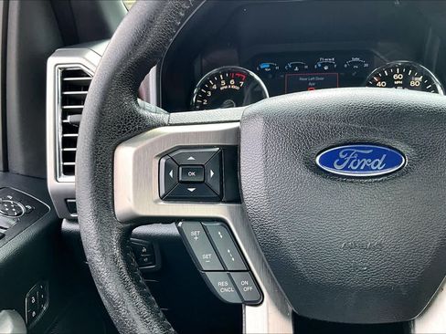Used 2015 Ford F150 Platinum w/ Equipment Group 701A Luxury RWD image 24