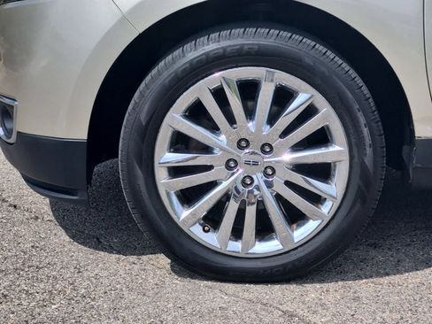 Used 2011 Lincoln MKX AWD w/ Wood Pkg image 14