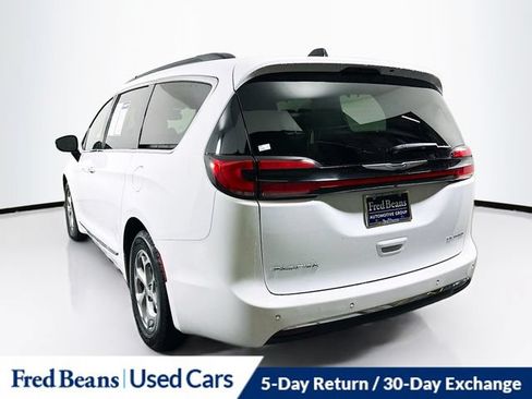 Used 2023 Chrysler Pacifica Limited FWD image 6