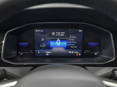 Used 2025 Volkswagen Jetta Sport image 20