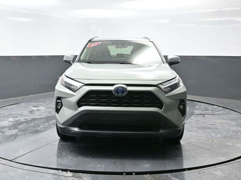 Used 2023 Toyota RAV4 XLE Premium image 7