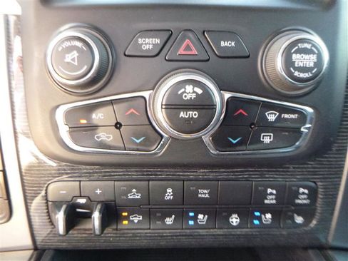 Used 2014 RAM 1500 Limited AWD/4WD image 16