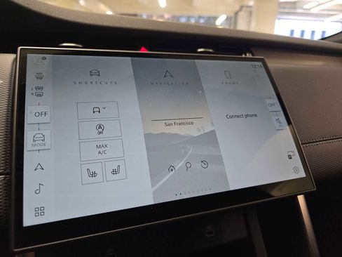 Certified 2025 Land Rover Discovery Sport Dynamic SE image 31