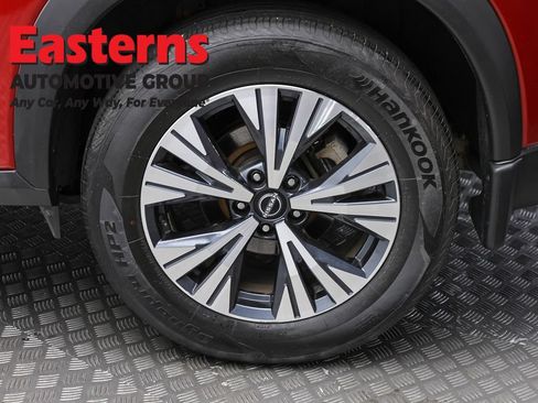 Used 2023 Nissan Rogue SV w/ SV Premium Package AWD/4WD image 8