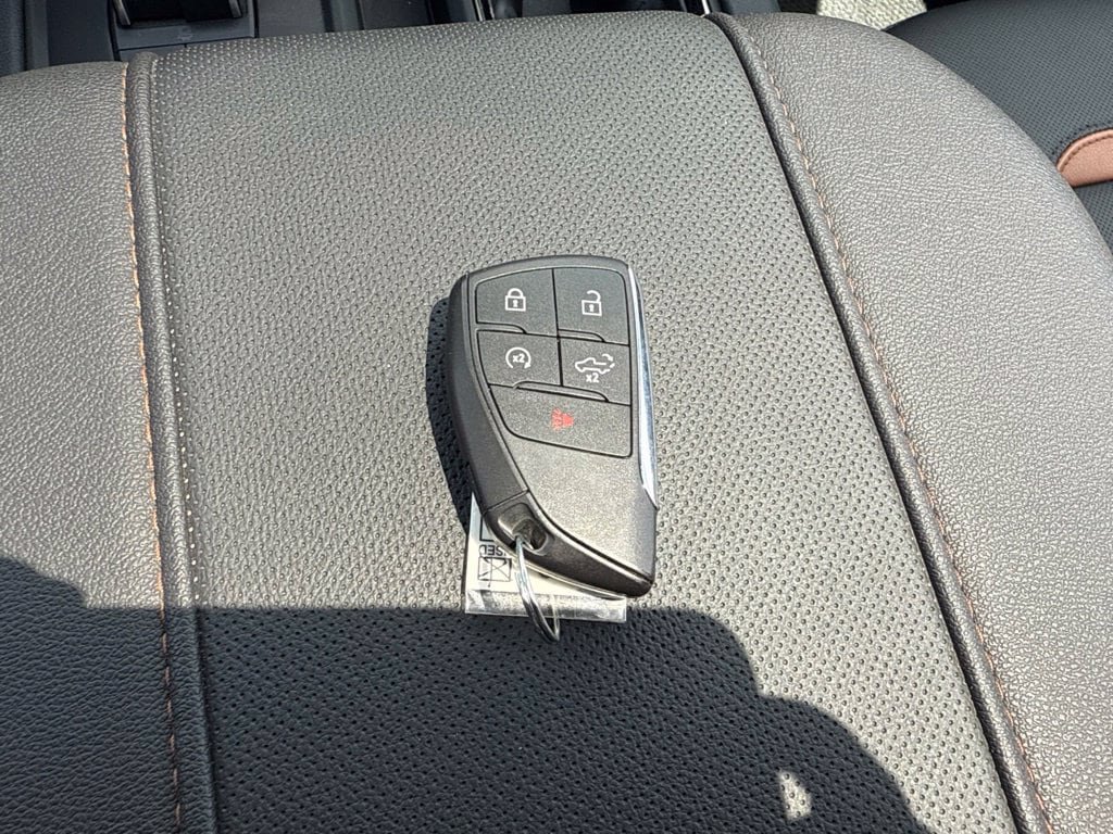 Used 2025 GMC Sierra 1500 AT4 w/ AT4 Premium Package AWD/4WD image 34