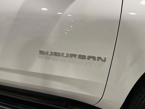 Used 2025 Chevrolet Suburban High Country AWD/4WD image 51