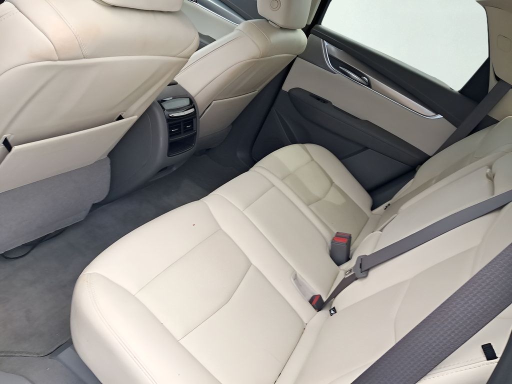Used 2021 Cadillac XT5 Premium Luxury FWD image 7