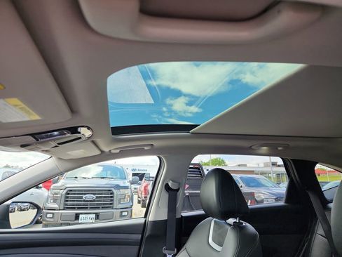 Used 2025 Hyundai Tucson Limited image 21