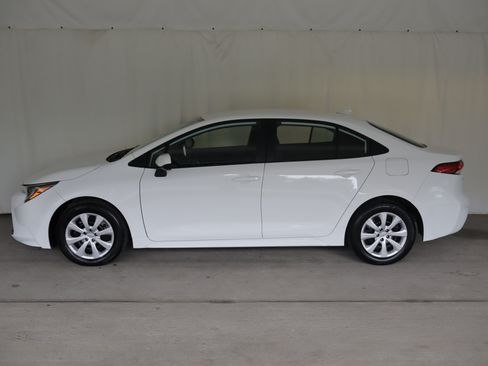Used 2024 Toyota Corolla LE FWD image 23
