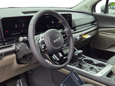 New 2026 Kia Carnival EX image 17