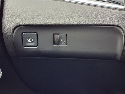 Used 2023 Buick Enclave Essence w/ Experience Buick Package image 21