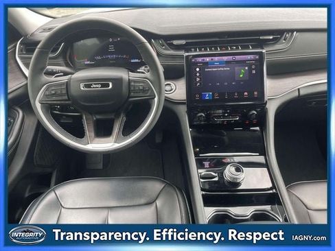 Used 2023 Jeep Grand Cherokee L Limited AWD/4WD image 14