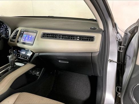 Used 2018 Honda HR-V EX image 16