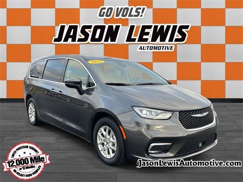 Used 2023 Chrysler Pacifica Touring-L image 1