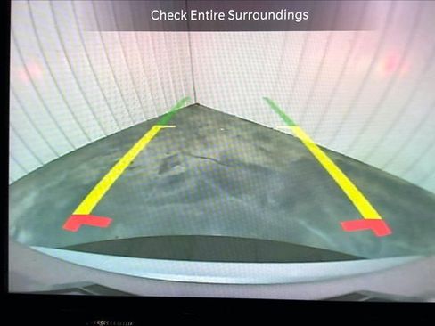 Used 2024 Chrysler Pacifica Touring-L FWD image 21