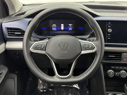 Used 2024 Volkswagen Taos SE image 16