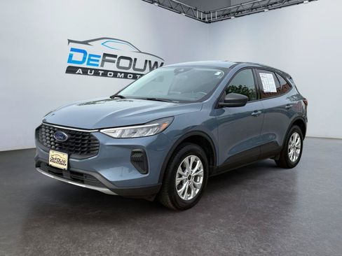 Used 2025 Ford Escape Active AWD/4WD image 7