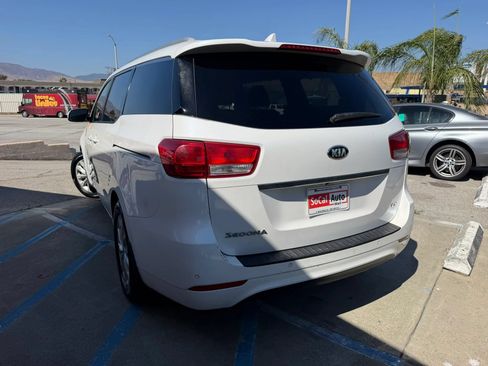 Used 2016 Kia Sedona EX FWD image 5