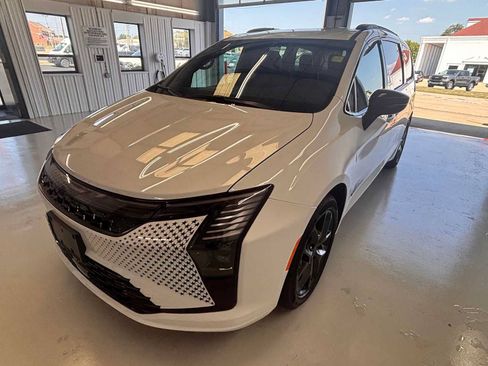 New 2027 Chrysler Pacifica Select FWD image 3