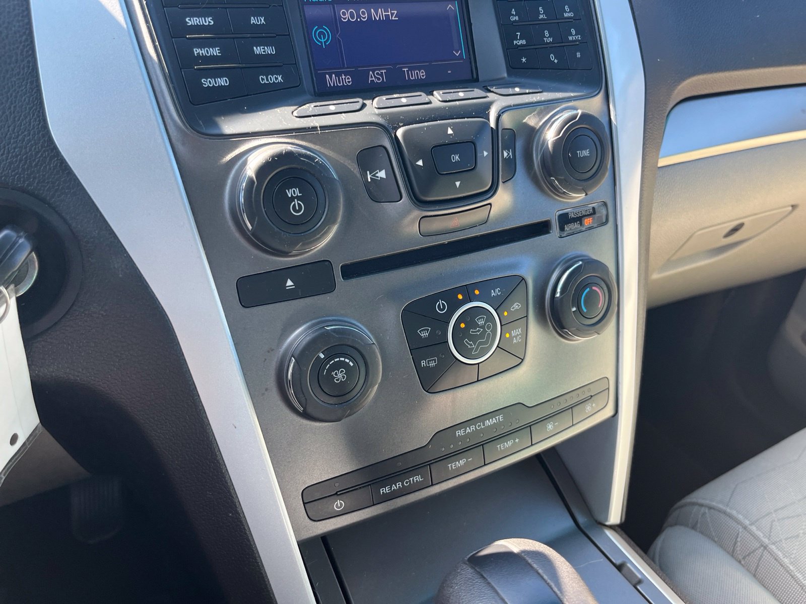 Used 2014 Ford Explorer FWD image 21