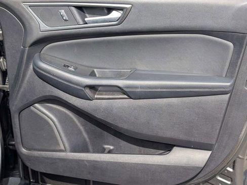Used 2019 Ford Edge SE image 22