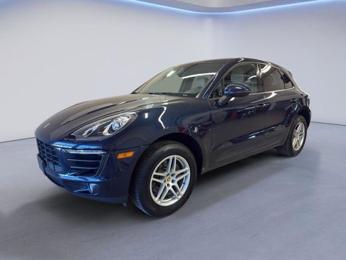 Used 2017 Porsche Macan AWD/4WD image 3