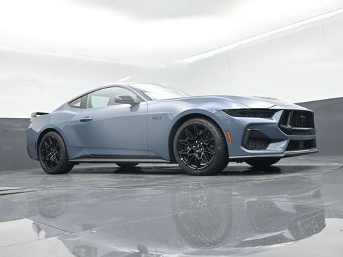 Used 2025 Ford Mustang GT Premium w/ GT Performance Package RWD image 44