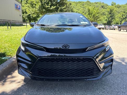 Used 2024 Toyota Corolla SE FWD image 2