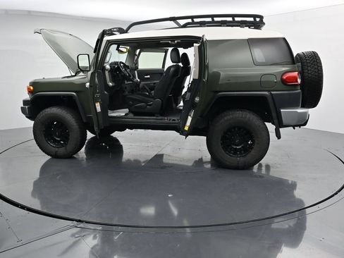 Used 2012 Toyota FJ Cruiser 4WD w/ Convenience Pkg image 42