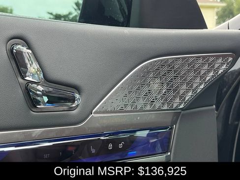 Used 2025 BMW 760i xDrive w/ Executive Package AWD/4WD image 22